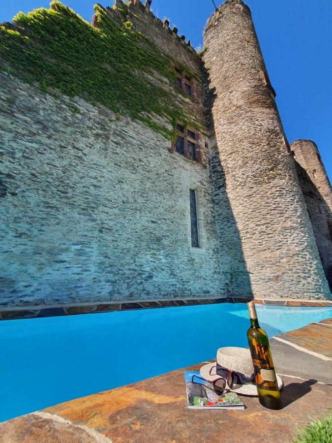 Chambre d'Hôtes au Château de Belcastel Belcastel (Aveyron) Exterior foto